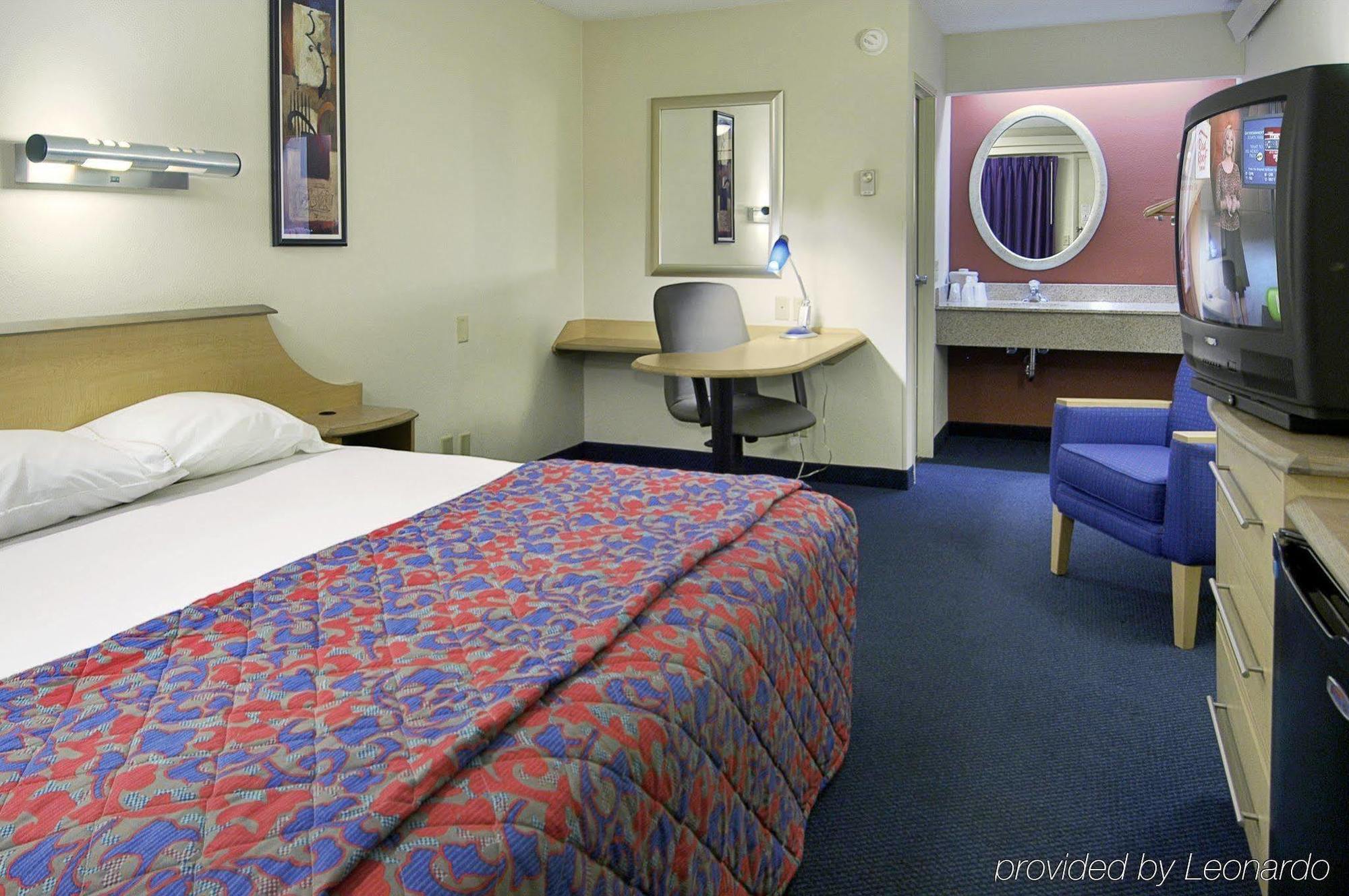 Red Roof Inn Enfield Bilik gambar